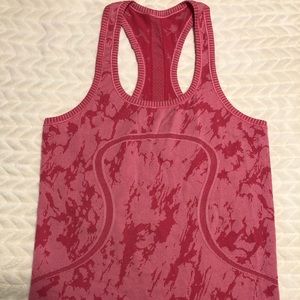 Lululemon tank